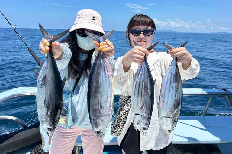 Phuket: Racha Island Fishing and Snorkeling Boat Tour