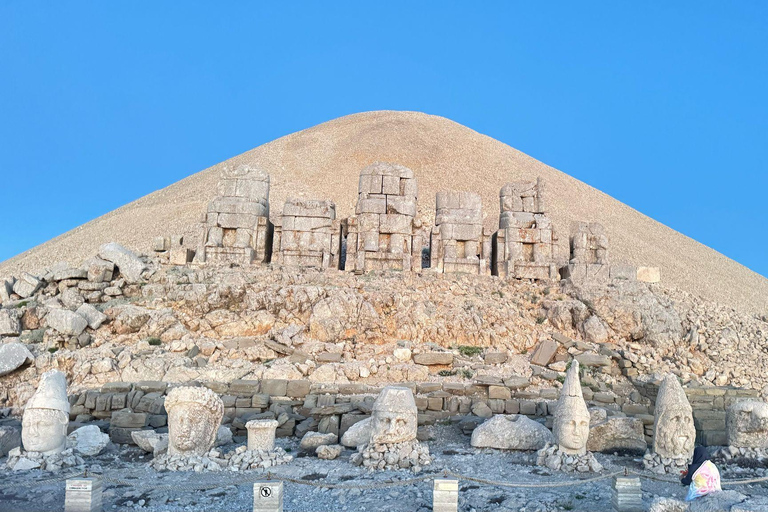 Da Istanbul: Göbekli Tepe e Monte Nemrut Tour di 2 giorniDa Istanbul: tour giornaliero di Göbekli Tepe e Şanlıurfa