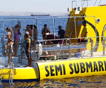 Larnaca: Zenobia Shipwreck Cruise Swimming & Snorkelling