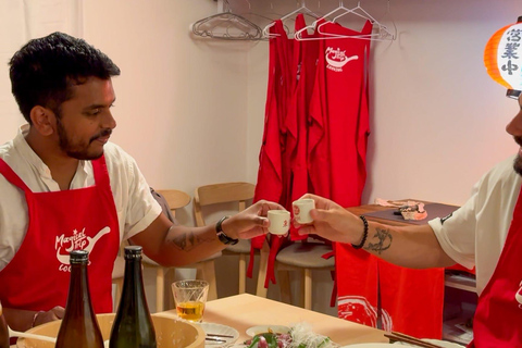 Osaka : Cours de cuisine et dégustation de saké avec visite du marché local