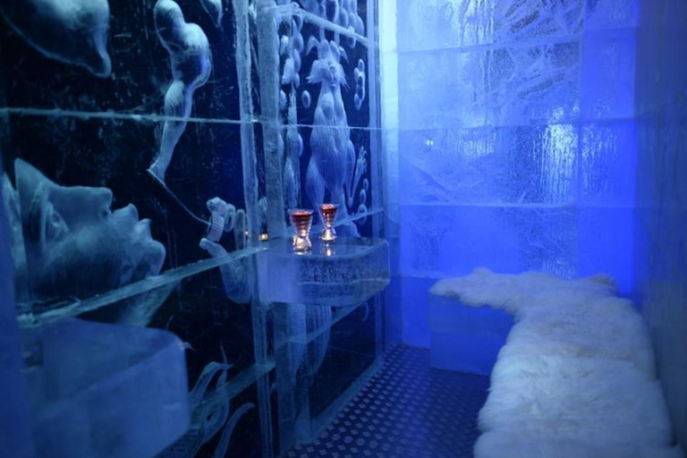 Tromsø: Magic Ice Bar Entrance and Welcome Drink