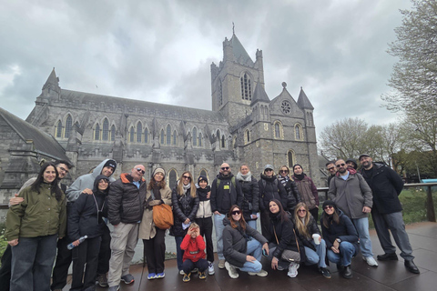 Complete tour of the Old Library of Dublin and the Book of Kells Full tour of Dublin's Old Library and the Book of Kells