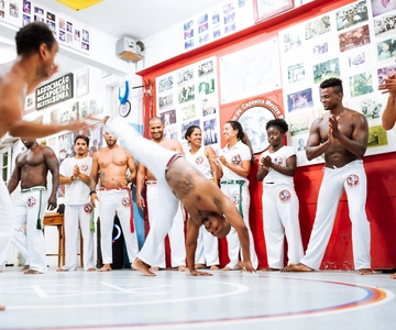 Salvador: Noite cultural de capoeira, samba e batuques