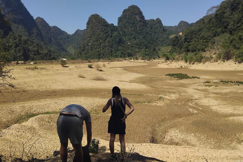 De Ha Noi: 2 dias de Trekking na Montanha do Olho de Anjo e de mota