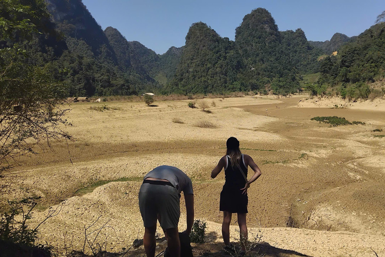 De Ha Noi: 2 dias de Trekking na Montanha do Olho de Anjo e de mota