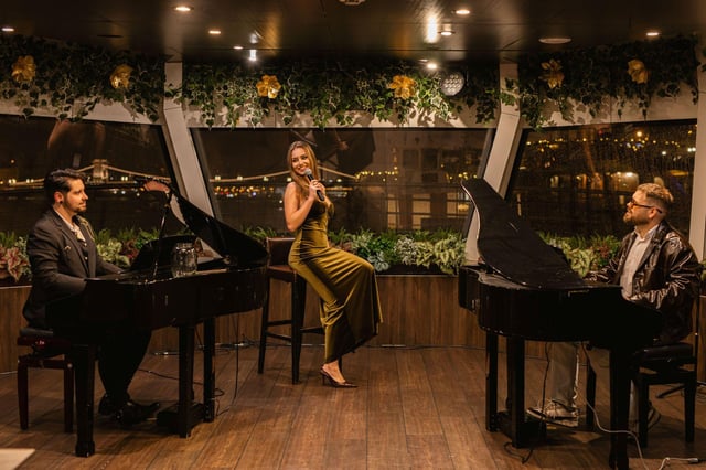 Budapest: cena in crociera di 4 portate con pianobar