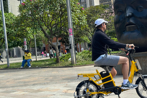 Medellín City Tour mit dem E-Bike: Das Beste in 4 Stunden, inklusive Mittagessen