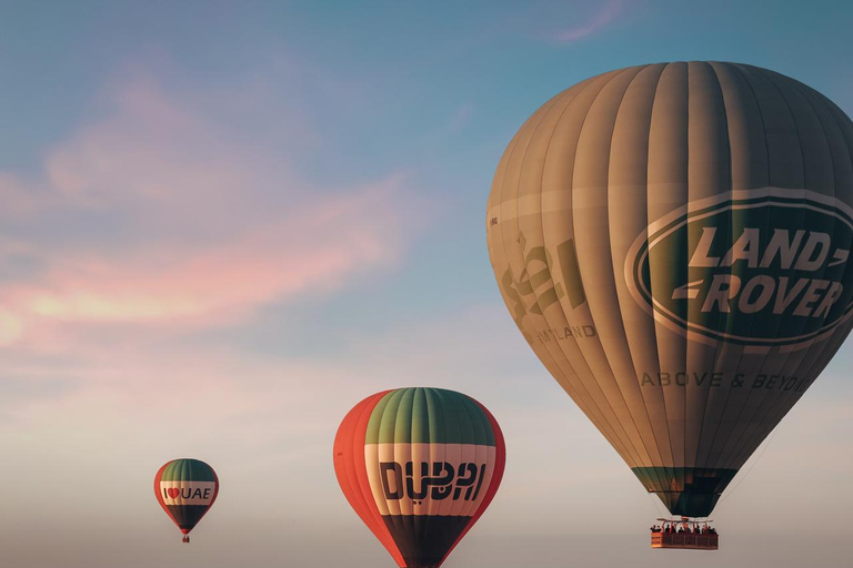 Dubai: Luxury Balloon Flight with Michelin-Curated Breakfast Dubai: Hot Air Balloon Ride with Michelin-Starred Breakfast