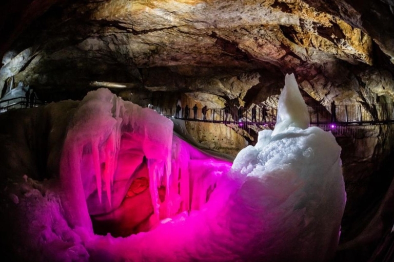 Hallstatt & Eishöhle & 5 Finger Private Tour ab SalzburgPrivate Hallstatt & Dachstein Eishöhlentour von Salzburg aus