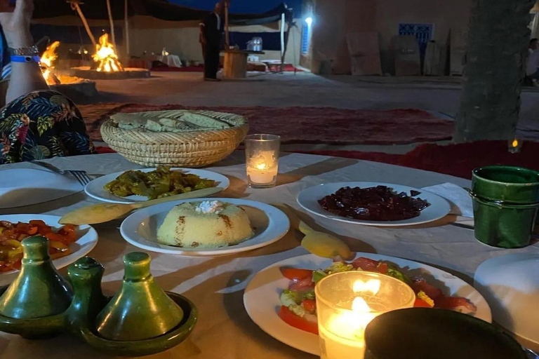 almuerzo en el desierto de Agafay con Quad y camelloAlmuerzo en el desierto de Agafay con Quad