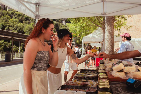 Barcelona: Montserrat-tour met rit en basiliekoptieBustransfer met rondleiding, zonder toegang tot de Basiliek