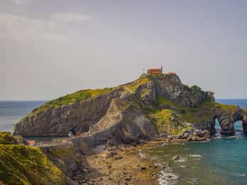 Gaztelugatxe avec accès, Bermeo et Gernika depuis Bilbao