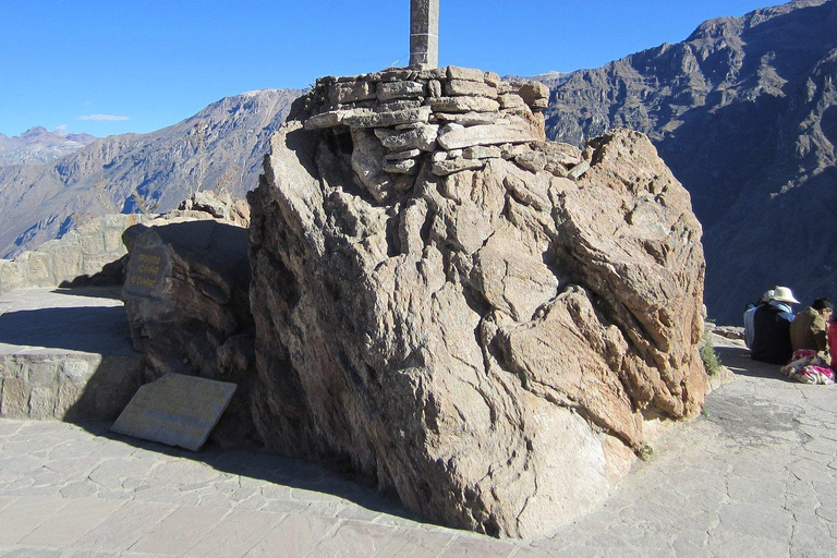 Excursão ao Canyon do Colca 2 dias com término em Puno