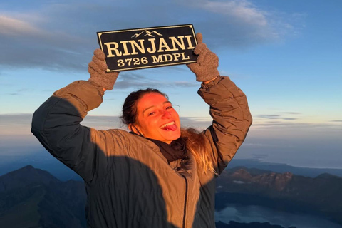 Sembalun: Mount Rinjani 2-Day Private Trekking Tour