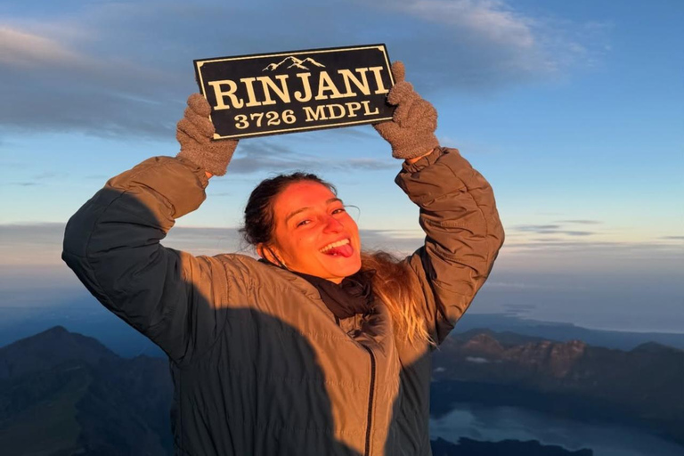 Sembalun: Mount Rinjani 2-Day Private Trekking Tour