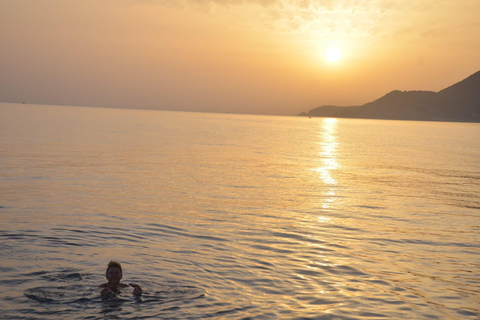 Alanya: Night Safari and Disco Boat Tour with Dinner