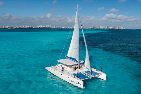 Van Riviera maya; catamaran alleen voor volwassenen naar isla mujeres