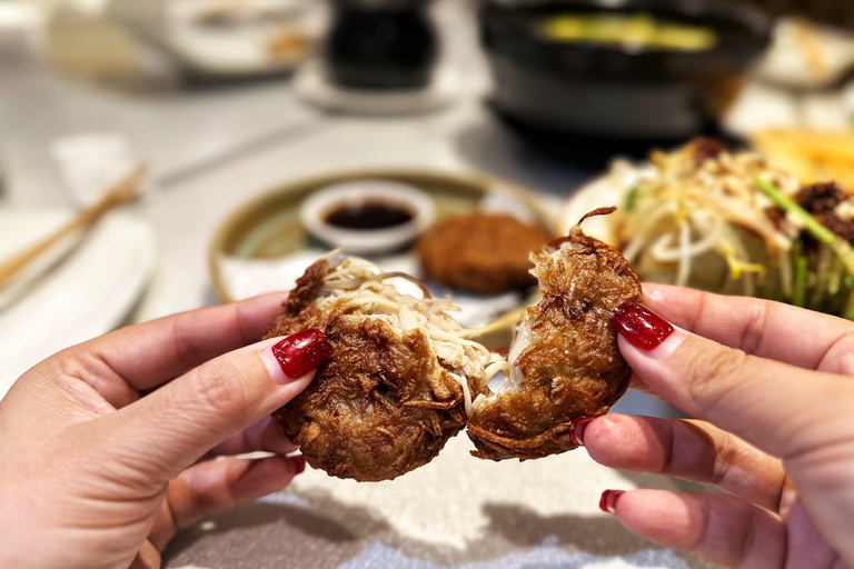 Beijing Hutong Food Crawl Delights: Peking duck, Hotpot&More Private tour- Meet at Exit C of Dongsi Subway Station