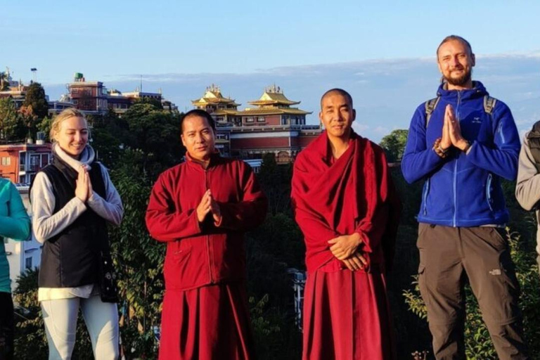Katmandú: Retiro de una noche en un monasterio con excursión guiada