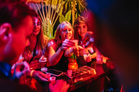 Copenhague, Bar Crawl guidé avec 4 coups de feu et 1 bière - Hizvo