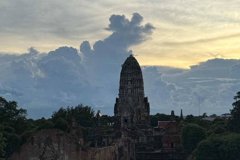 Ayutthaya Private Tour with Buddies: Temples & Cruise