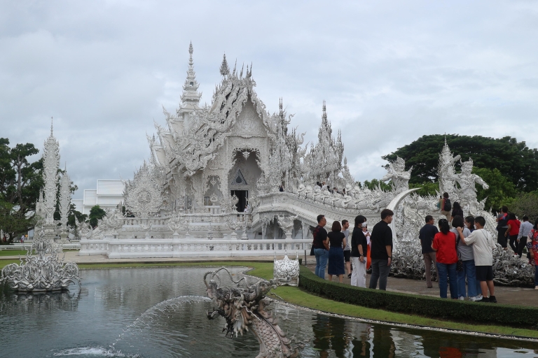Desde Chiang Mai: Los Templos Icónicos de Chiang Rai y la Casa Negra