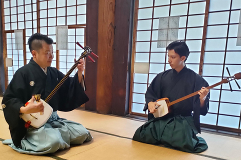 Kanazawa: impara a suonare lo shamisen in kimono