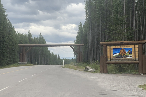 Transporte de minivan para o aeroporto: Lake Louise  CalgaryFretamento de minivan: Lake Louise &lt;---&gt; Calgary