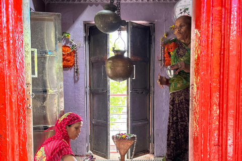 Varanasi: 12 Jyotirlinga Yatra – Guided Journey by Omvity