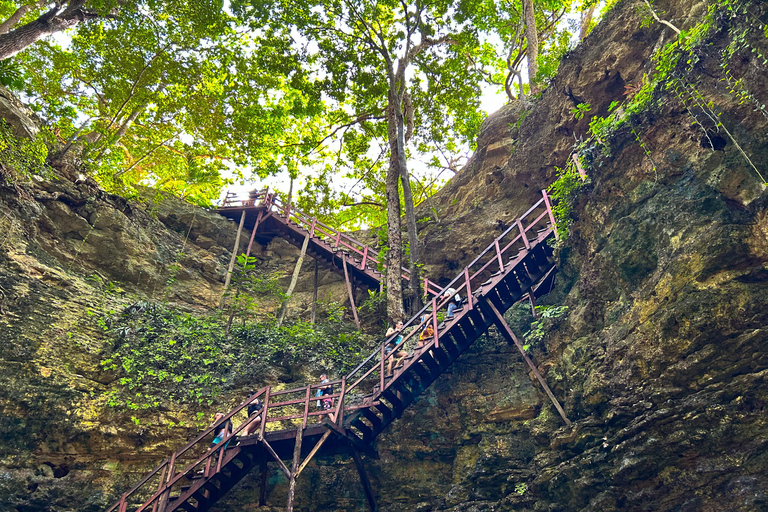 Cancún al completo: Rovine di Chichén-Iztá, Cenote e ValladolidEscursione condivisa con pick-up in hotel e pranzo a buffet