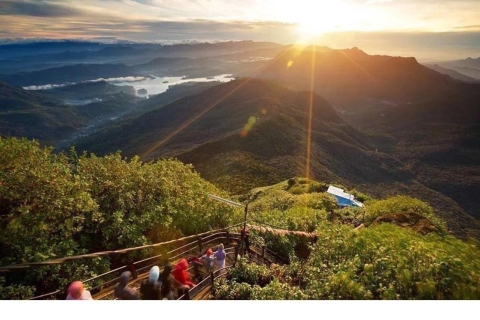 Colombo/ Negombo naar top sensatie: Adams Peak Wandeling