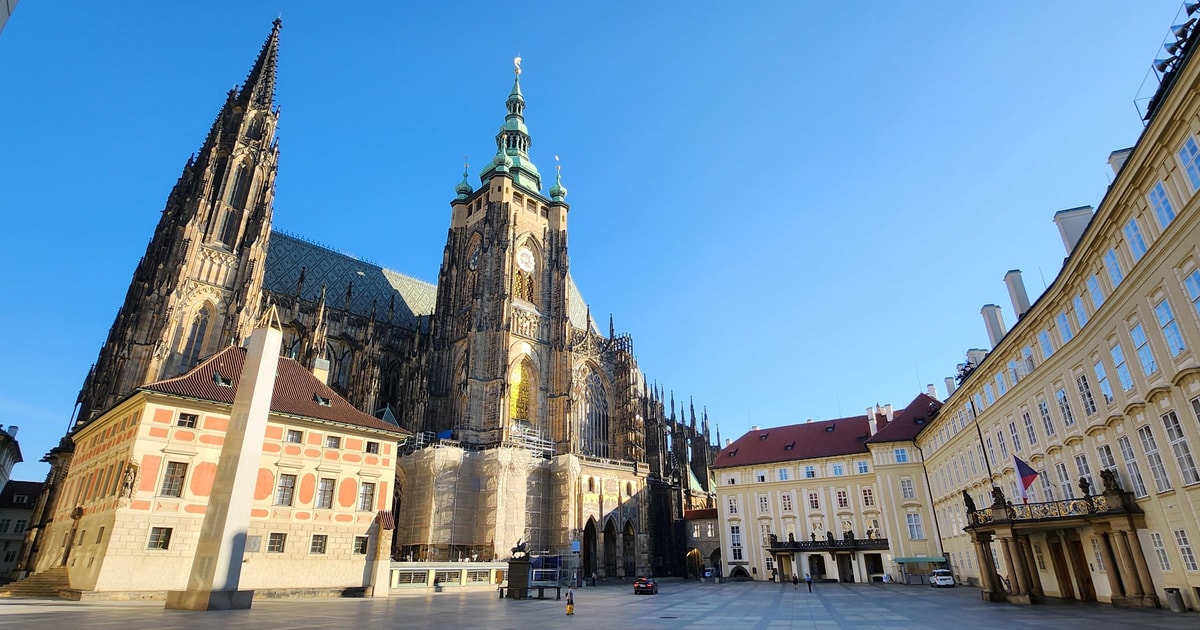 Praga Prywatna Piesza Wycieczka Po Zamku Praskim Getyourguide