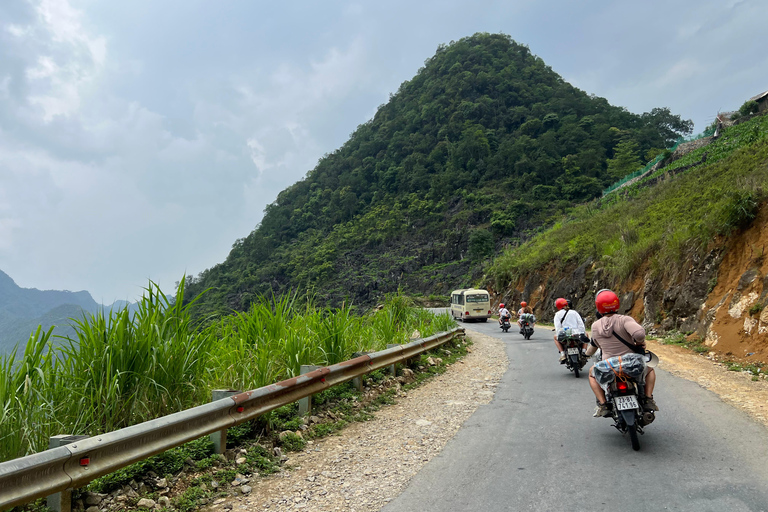 Au départ de Hanoi : 4 jours de visite en voiture de la boucle de Ha Giang, plus un montage vidéo