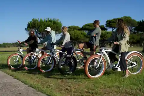 Lisbon: Beach Electric Fat Bike Tour