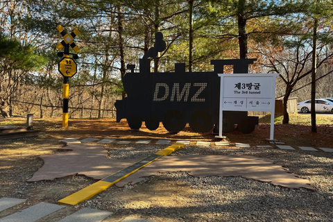 Beyond the DMZ: Private Tour with Han River & Myeongdong DMZ private tour for 1 and 2 persons with same pakeg