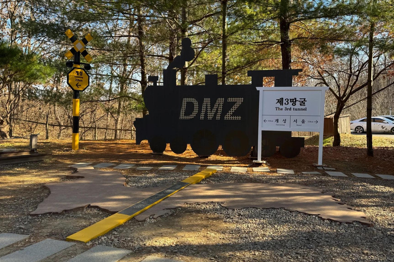 Beyond the DMZ: Private Tour with Han River & Myeongdong DMZ private tour for 1 and 2 persons with same pakeg