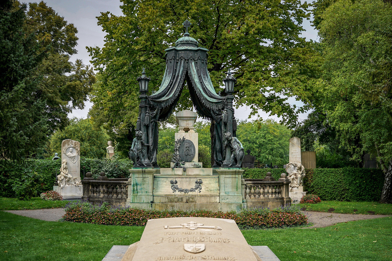Vienna: Central Cemetery & Famous Graves Guided Tour