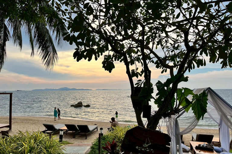 Pattaya: Evening City Tour & Alcazar Cabaret Show Pattaya: Evening City Tour & Alcazar Cabaret Show