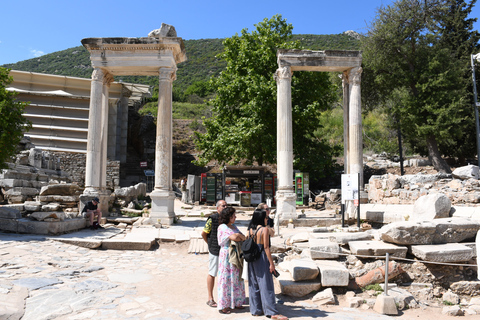 Kusadasi: Ephesus Private Tour with Turkish Bath Experience