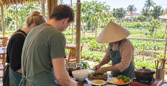 Hoi An: Tra Que Cooking Class & Farming with Local Pickup
