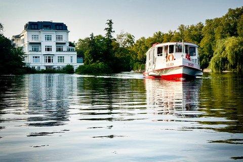 Hamburg: Hop-On Hop-Off Bus with Alster Cruise