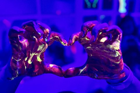 Malta: Glow-in-the-Dark Drink & Paint Experience