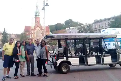 Krakow: Guided City Tour by Golf Buggy with Hotel Pickup