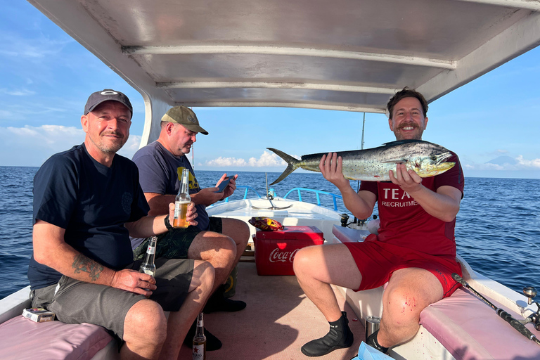 Lombok: Private Sunrise Fishing Trip BBQ Lunch on Gili Meno