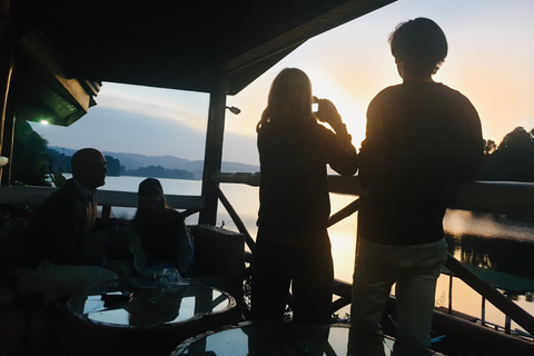 乌干达：3日游——默奇森瀑布与犀牛/黑猩猩追踪之旅乌干达：3日游，包含穆希逊瀑布和犀牛/黑猩猩徒步旅行