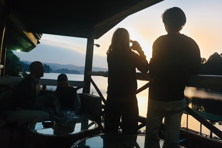 乌干达：3日游——默奇森瀑布与犀牛/黑猩猩追踪之旅乌干达：3日游，包含穆希逊瀑布和犀牛/黑猩猩徒步旅行