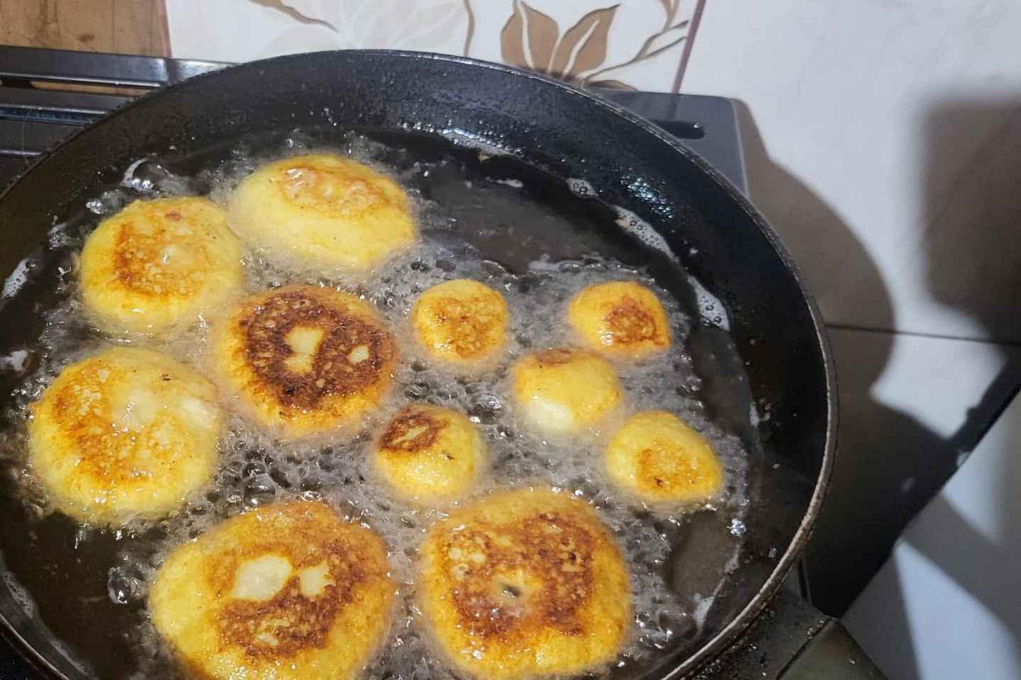 Sibiu: Romanian Traditions Cooking Workshop and Dance Class