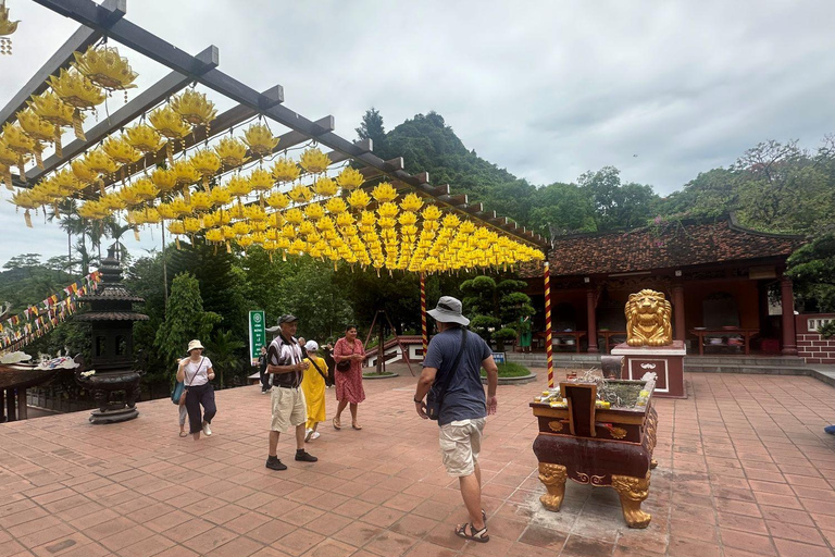 Da Hanoi: Tour di gruppo della Pagoda dei Profumi di una giornata intera con pranzoTour con funivia