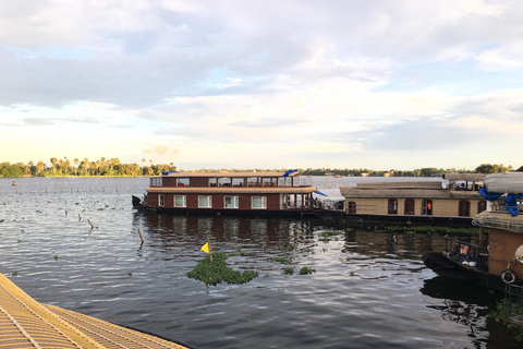 Depuis Kochi : Croisière en bateau à moteur sur les Backwaters d&#039;Alappuzha