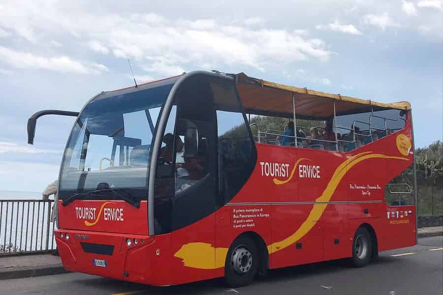 Catania: Hop-On/Hop-Off-Bus nach Acicastello und Acitrezza. Foto: GetYourGuide Catania: Hop-On/Hop-Off-Bus nach Acicastello und Acitrezza. Foto: GetYourGuide